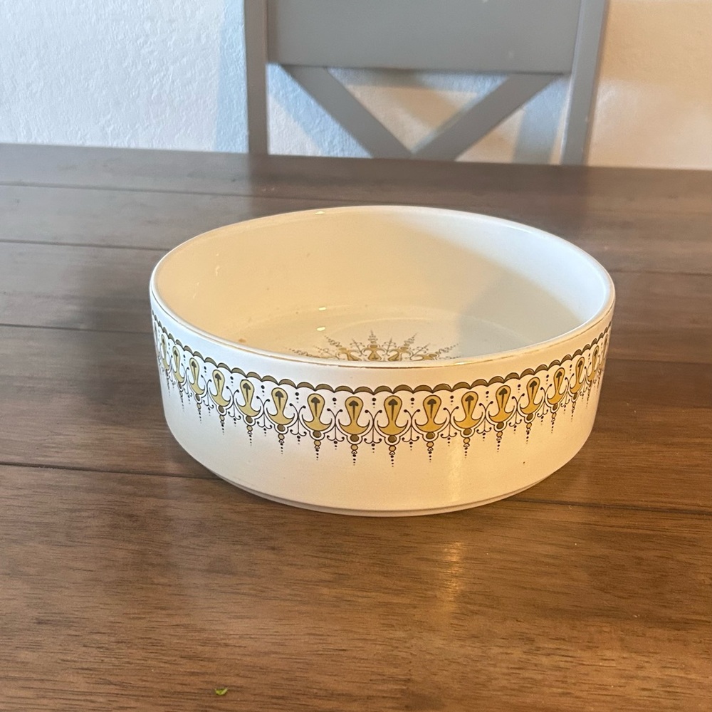 vtge Manchester England Elegant White and Gold Decorative Bowl
